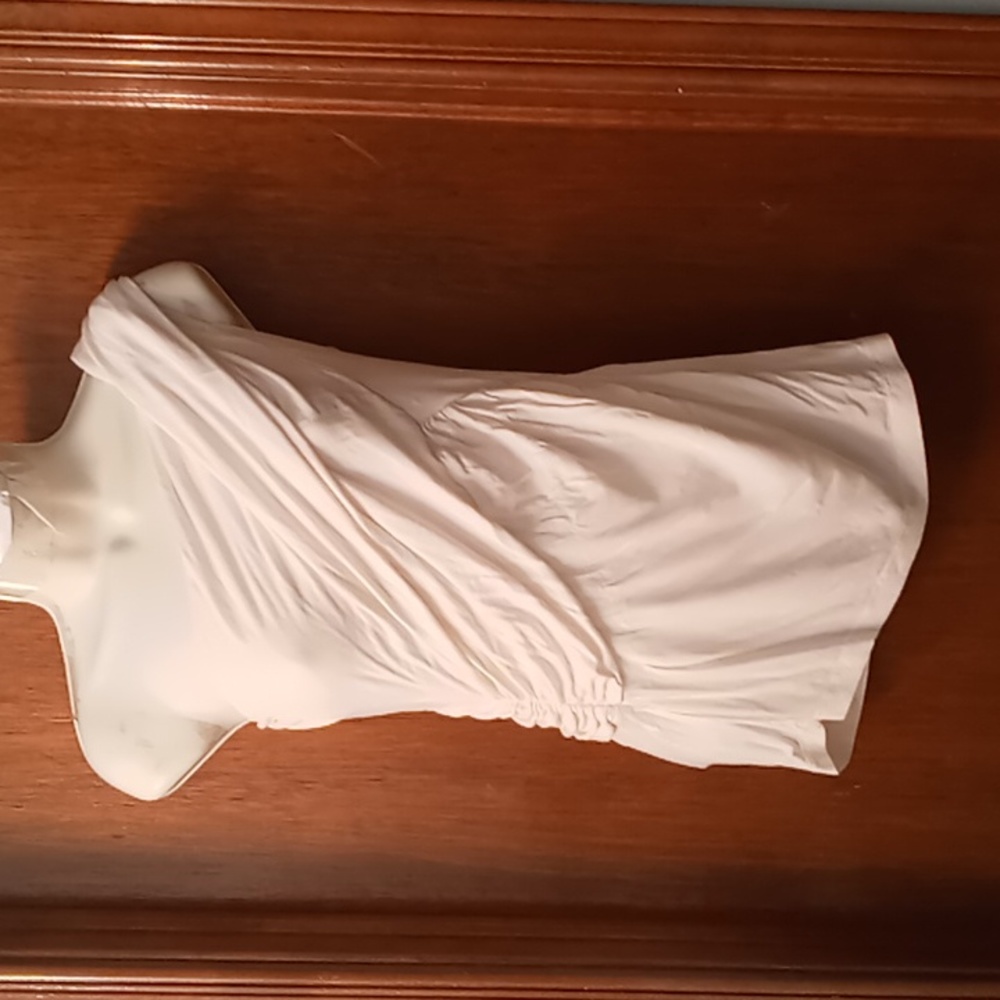Avon Mark. Off shoulder white Small